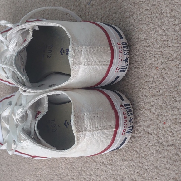 White Low Rise Converse💟 - Picture 3 of 3
